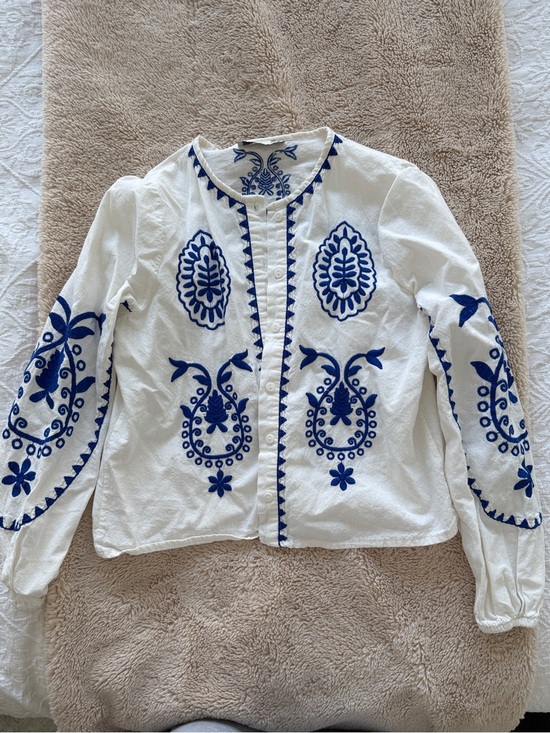 Tops - White Boho Embroidered Button-Front Top with Blue Floral Motifs